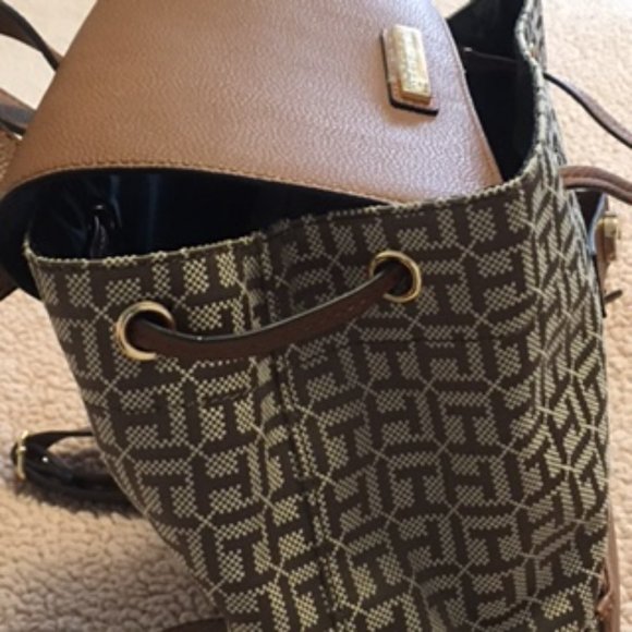 NWOT Tommy Hilfiger Monogram Flap Backpack Purse - Picture 8 of 9
